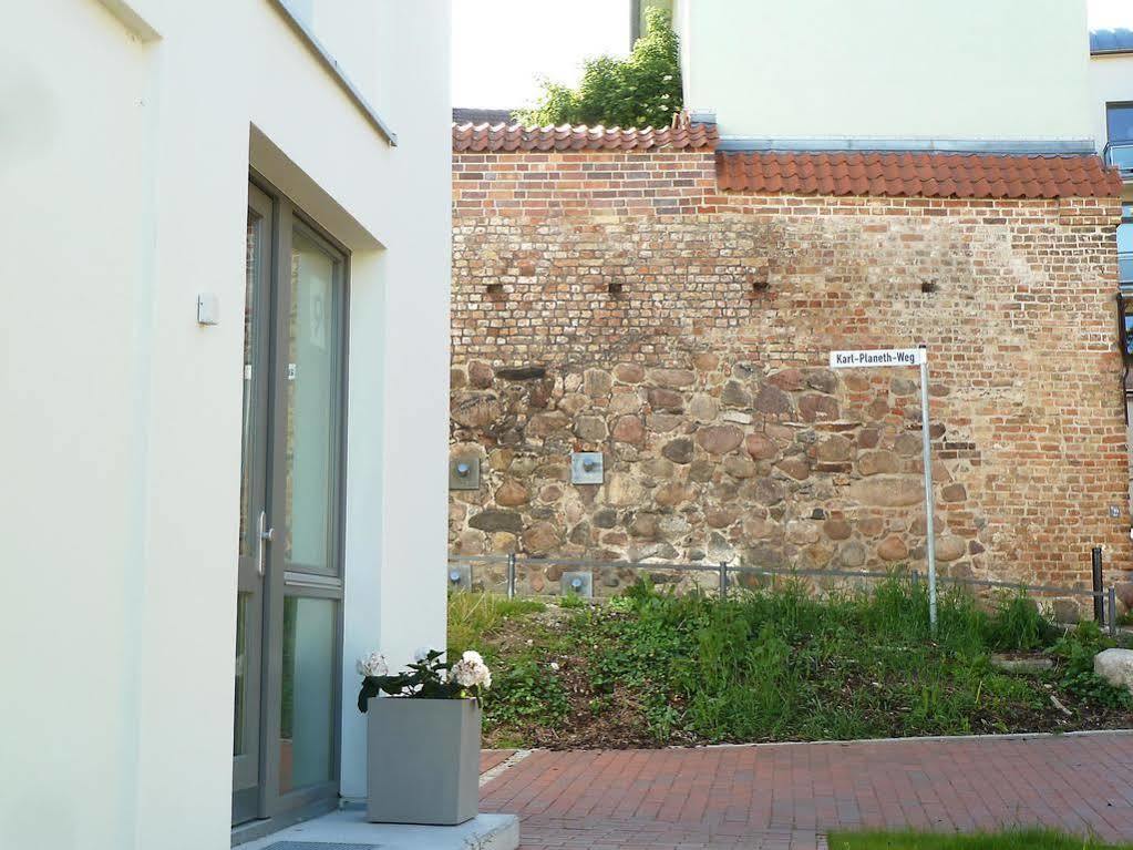 Ferienwohnung An Der Historischen Stadtmauer รอสต็อค ภายนอก รูปภาพ